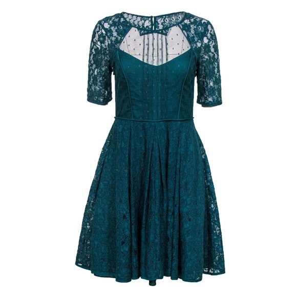 BCBGMaxAzria Dresses & Skirts - 🎉 3/21 Host Pick! 🎉 BCBG Max Azria Teal Lace & Tulle Cocktail Dress - Size 4